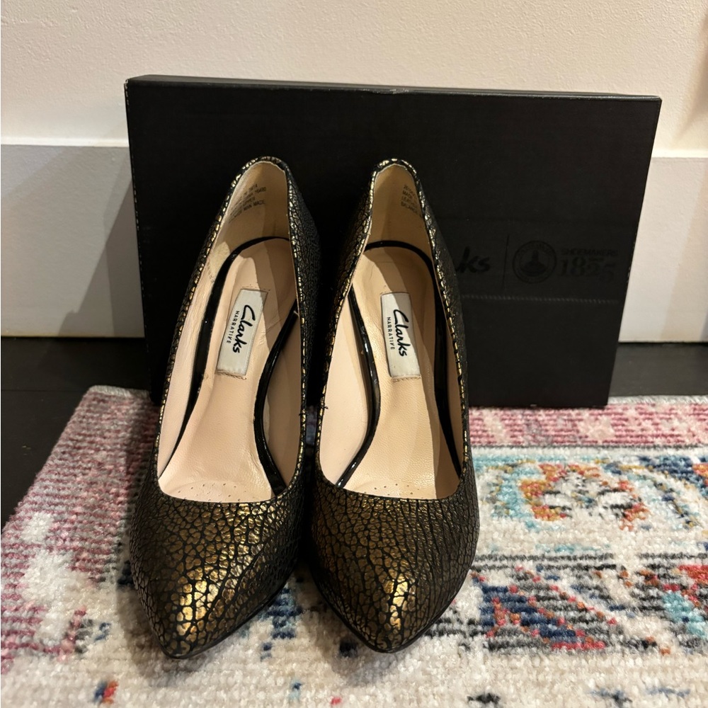 Clarks gold heels